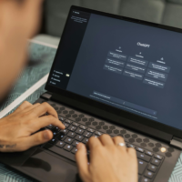 Writing Efficient Prompts : How to Get the Most Out of LLM?